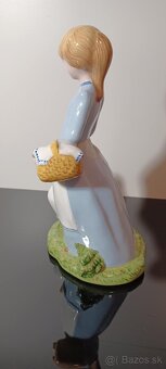 Nádherná veľká porcelánová soška dievča s húskou . Top stav - 5