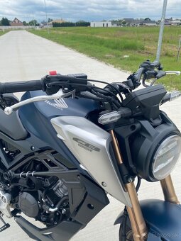 Honda cb125 r 2022 - 5
