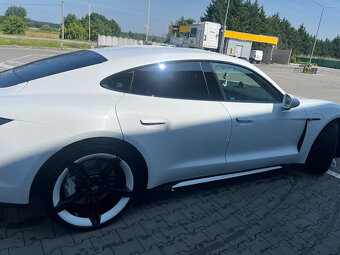 predám porsche taycan turbo ,odpočet DPH - 5