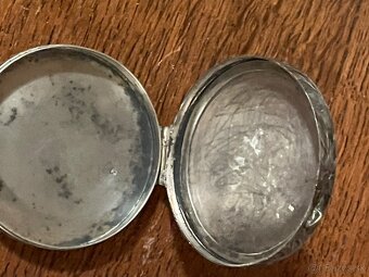 starožitna strieborná pudrenka - 5