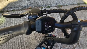 Elektrická kolobežka Cory Sprint 450W - dojazd 70km - 5