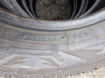 Zim.pneu 215/60R17C Toyo - 5