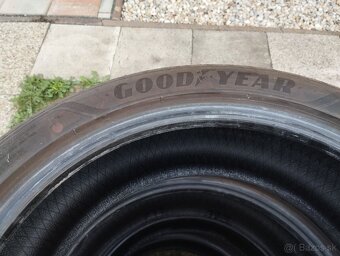 SADA LETNCH PNEUMATIK ZANOVNE 215/45R18 - 5