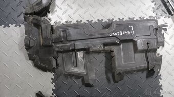 Opel Grandland X, Toyota Yaris, Auris - kryt chladica, lista - 5