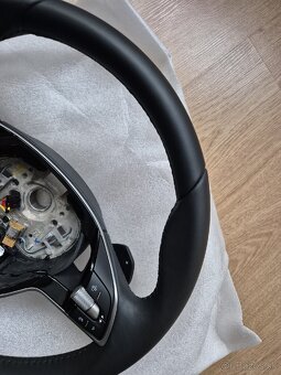 SKODA VYHRIEVANY MULTIFUNKČNÝ VOLANT S PADLAMI DSG - 5