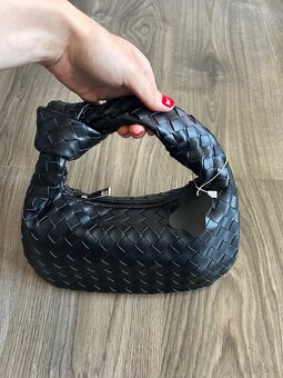 Čierna uzlikova kabelka - 5