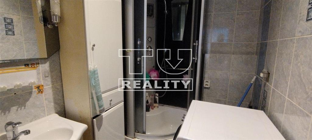 3-IZBOVÝ BYT,ČIASTOČNÁ REKONŠTRUKCIA,KARLOVA VES,64m2 - 6