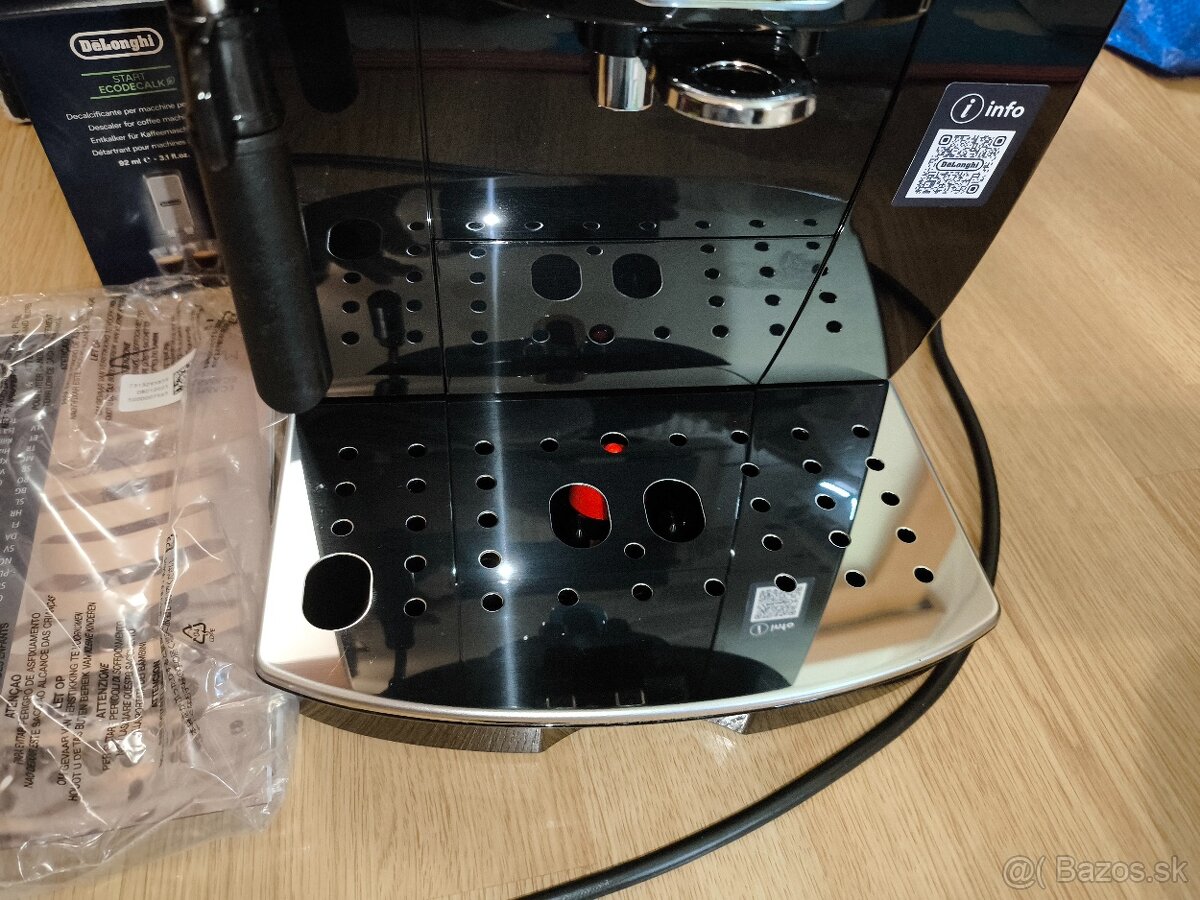 DeLonghi Magnifica ECAM 22.115B - 6