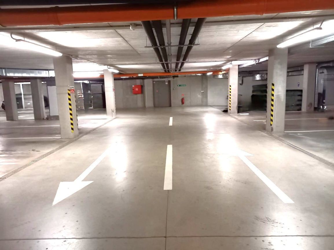 Prenájom vnútorné garážové PARKOVACIE STÁTIE - Strážnická ul - 6