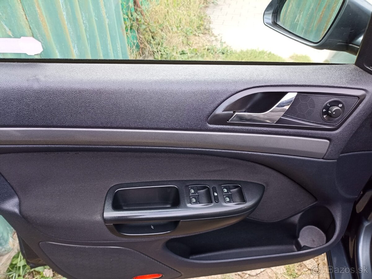 Predám Škodu Octaviu kombi - 6