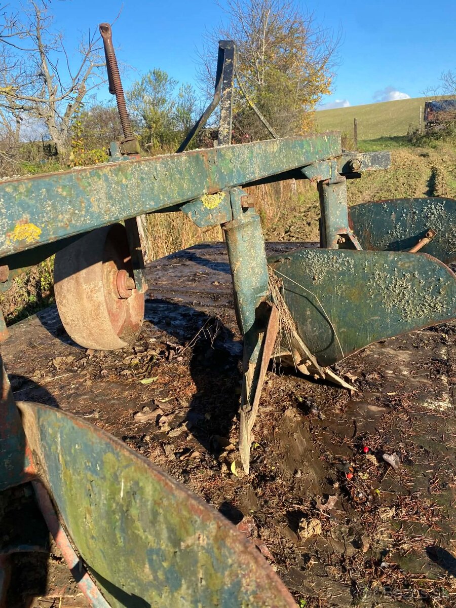 predam vymenim 3-radlicny pluh - 6