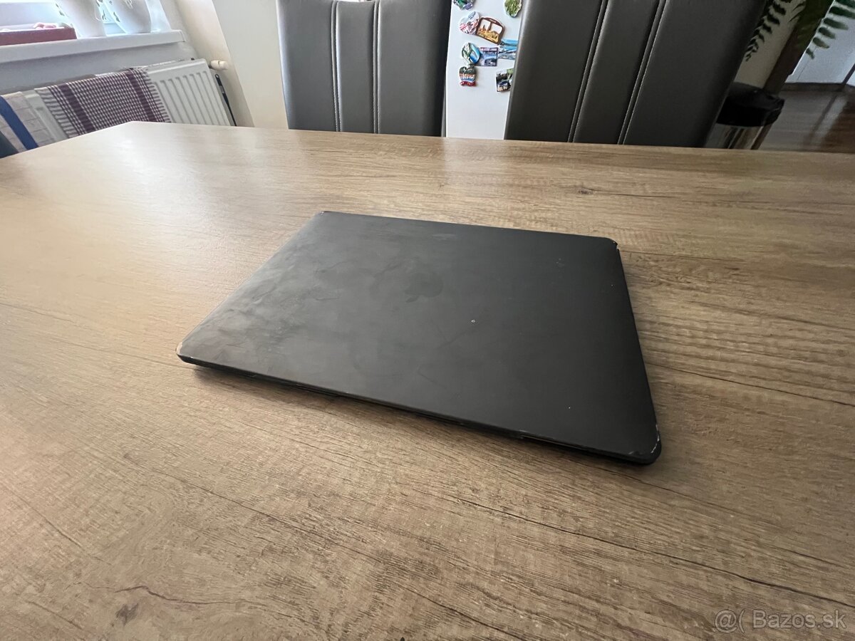 Macbook Air 13" M1 Strieborný SK - 6