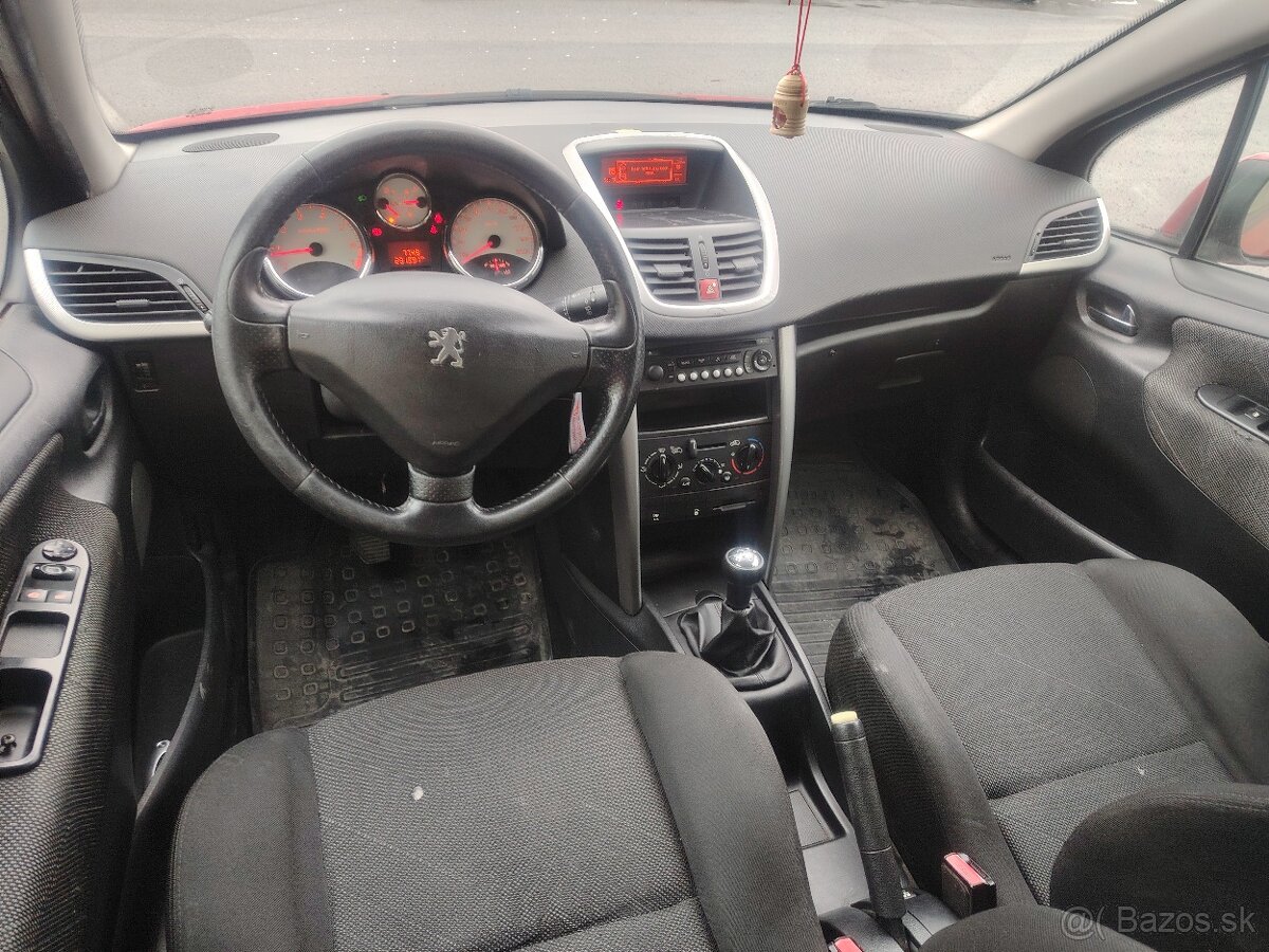 Predám Peugeot 207 1.6 benzín 88kw - 6