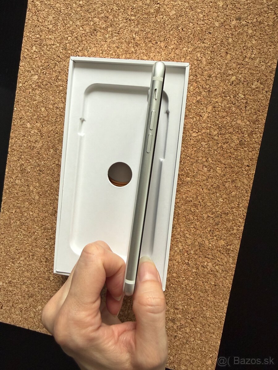 iPhone SE 2020 64GB - 6