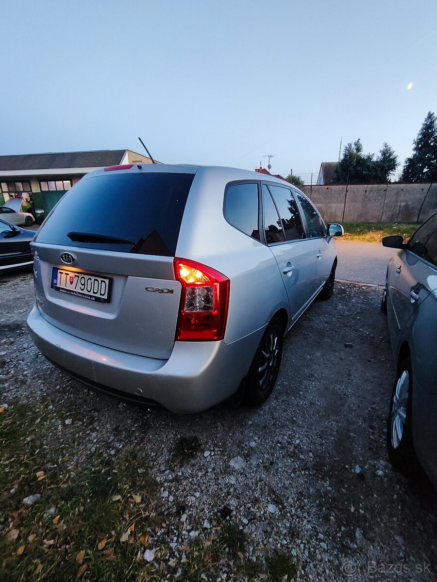 Kia carnes 2007 2.0crd 103kw top stave - 6