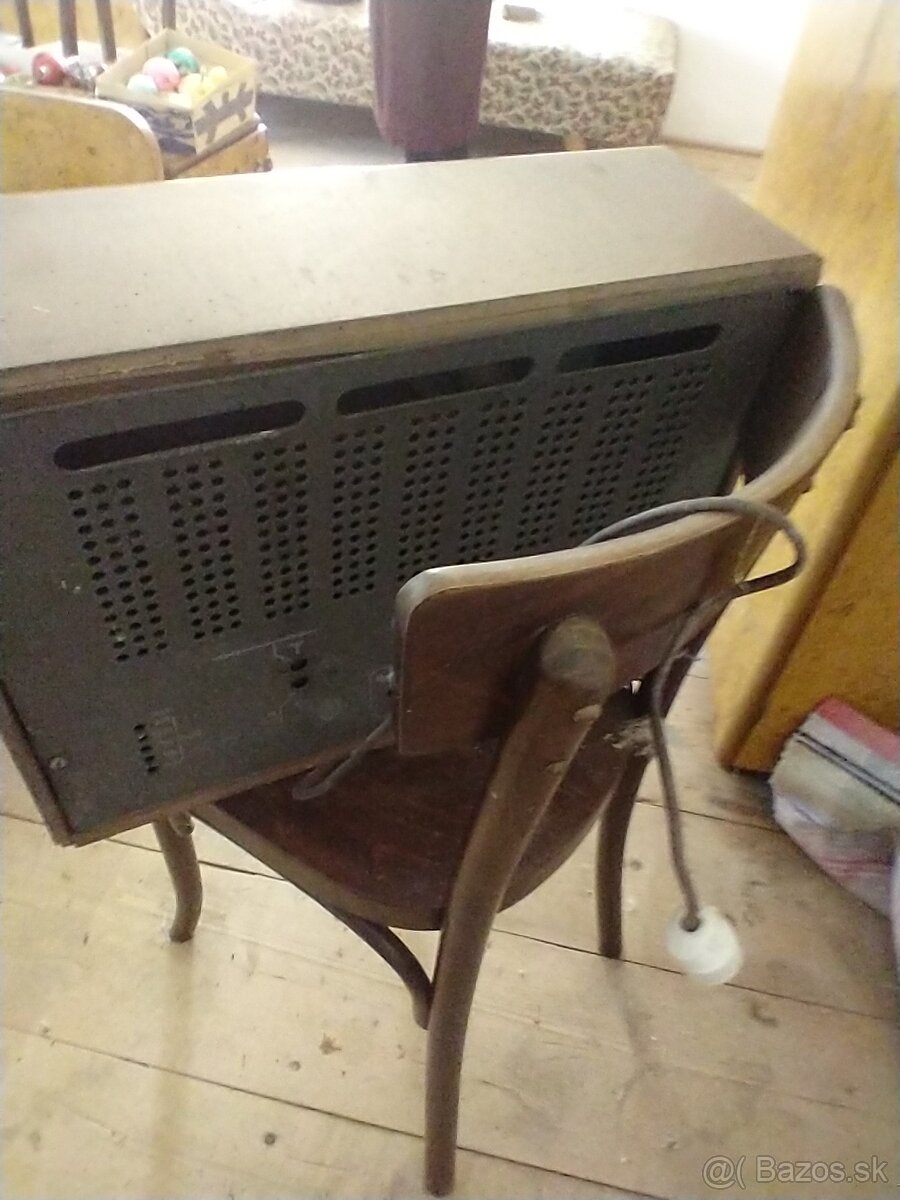 Staré rádio tesla - 6