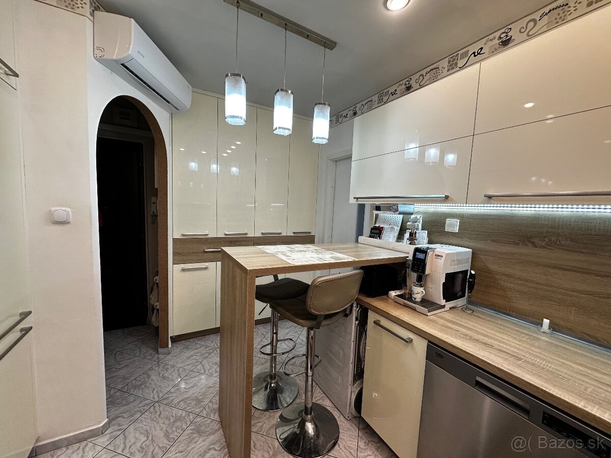 Gen. Klapku utcában eladó átalakított 3 szobás lakás - 6