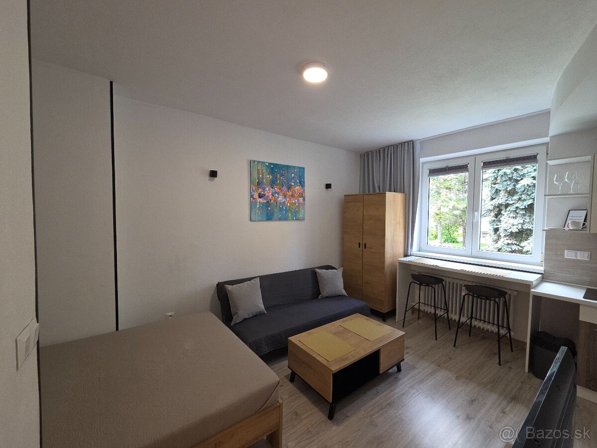 Ubytovanie v centre BB -od 3 hod.- - 6