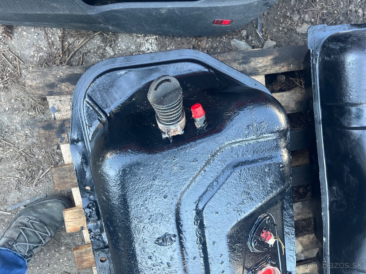 Nádrž Mitsubishi Pajero 2 - 6