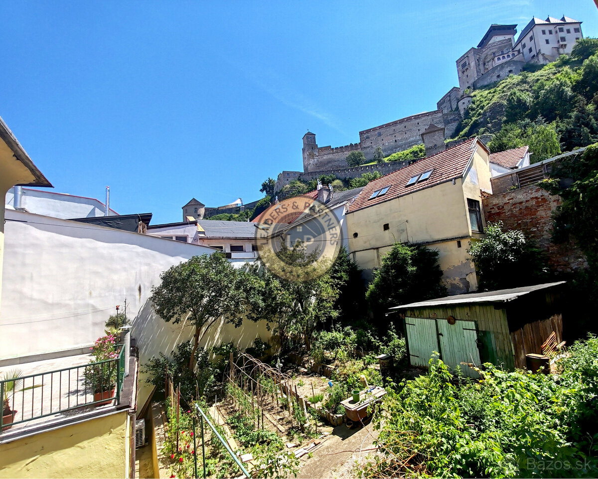 Rodinný dom   v centre Trenčína  vhodný na investíciu - 6