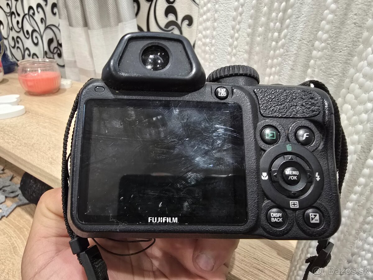 Fujifilm finepix s200 40e - 6