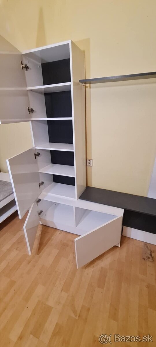 Predám obývaciu stenu biela lesklá - 6