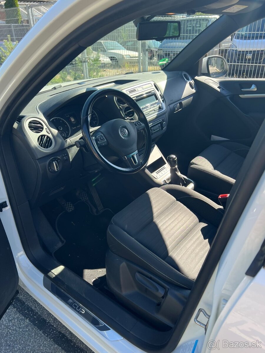 VW Tiguan 2,0 tdi - 6
