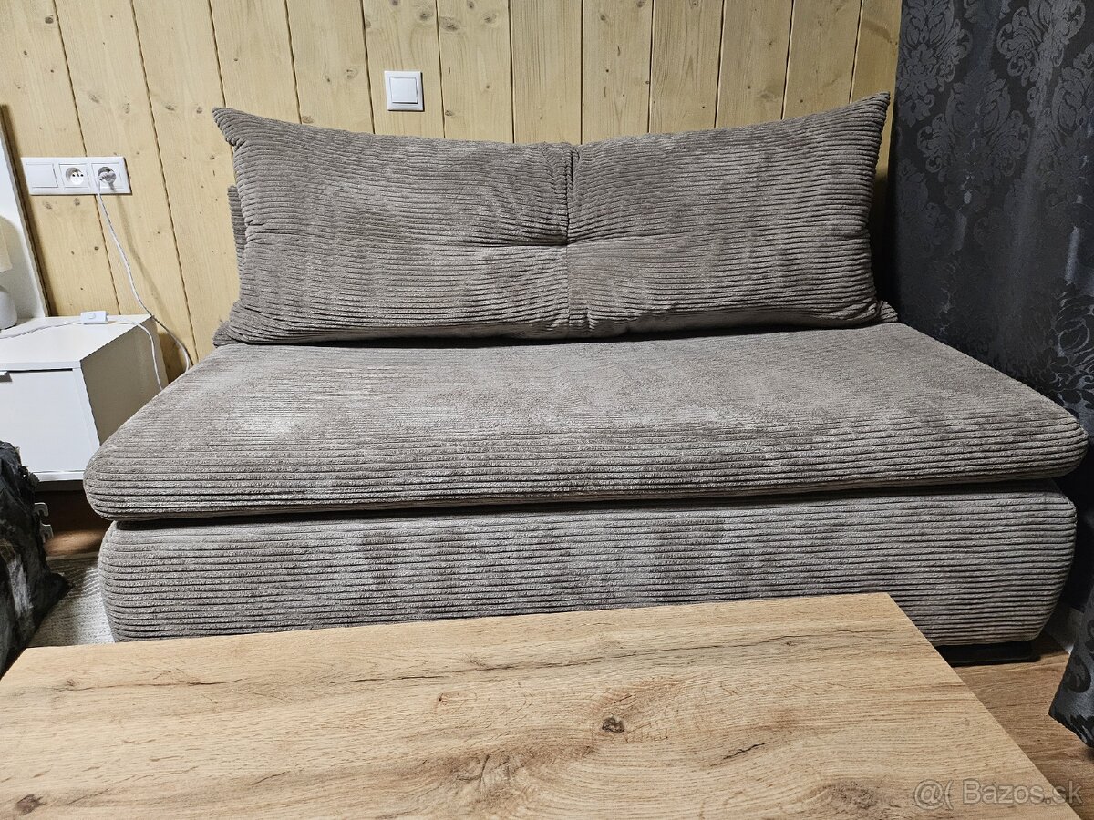 Elegantná rozkladacia pohovka – kompaktný gauč aj posteľ - 6