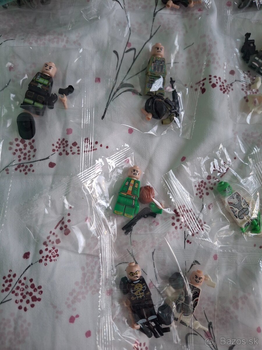 ✅ 30x Lego postava - 6