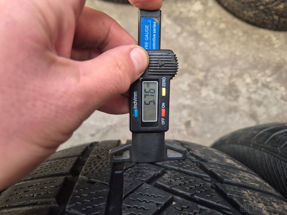 235/60 r17 zimné 4 ks CONTINENTAL dezén 6,3 - 5,7 mm - 6