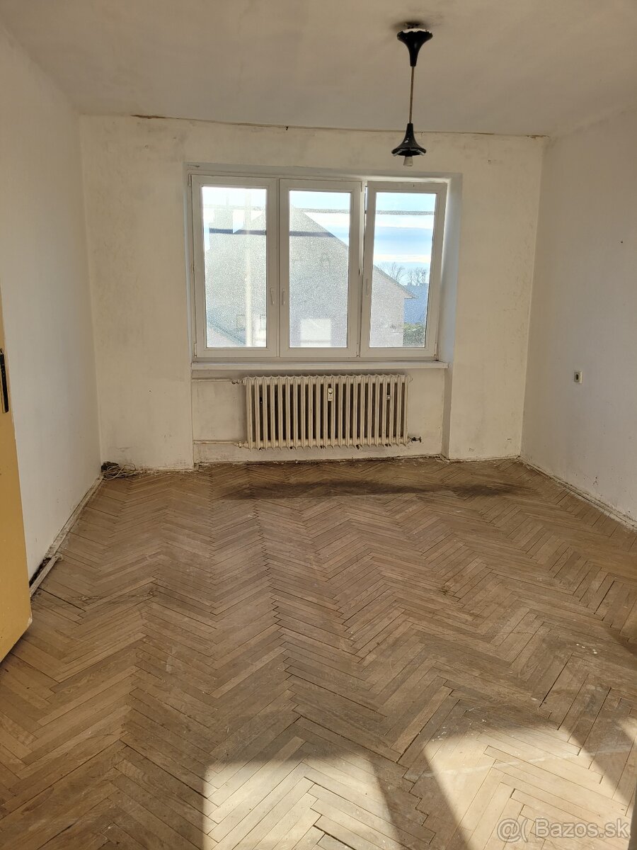 Veľký 2 izb. byt, ul. Školská - 6