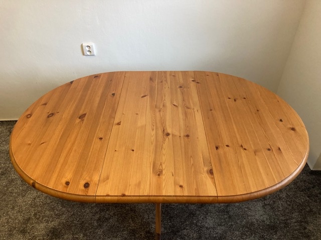 Rozkladací jedálenský stôl so stoličkami z masívu. - 6