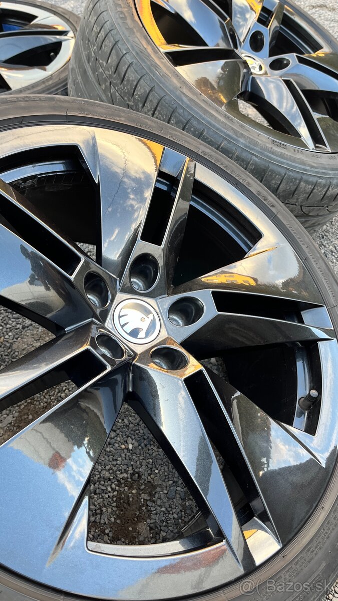 Letná sada 5x112 r19 235/40 superb - 6
