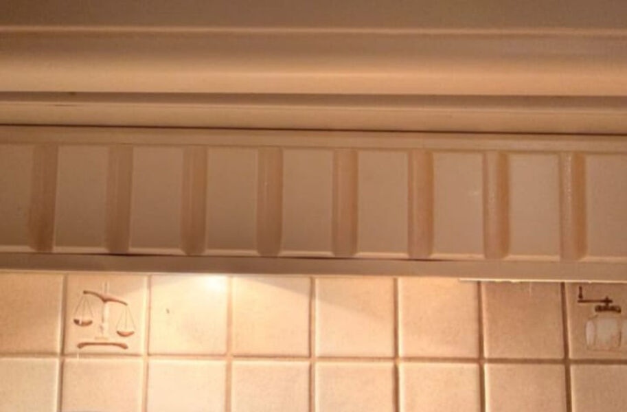 Krémová kuchyně se zánovními spotřebiči,5801 - 6