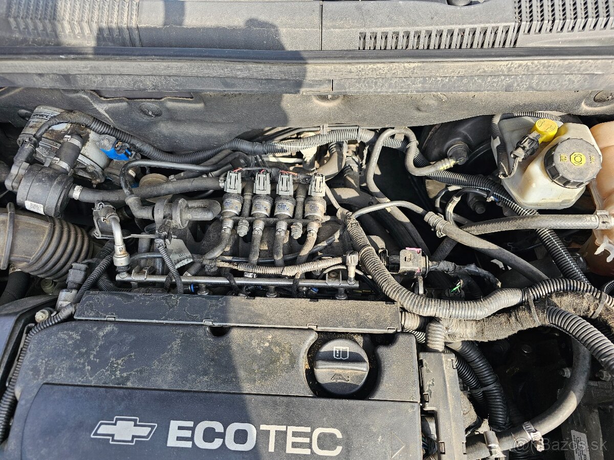 Predám alebo rozpredám Chevrolet cruze 1,8 bez motora. - 6