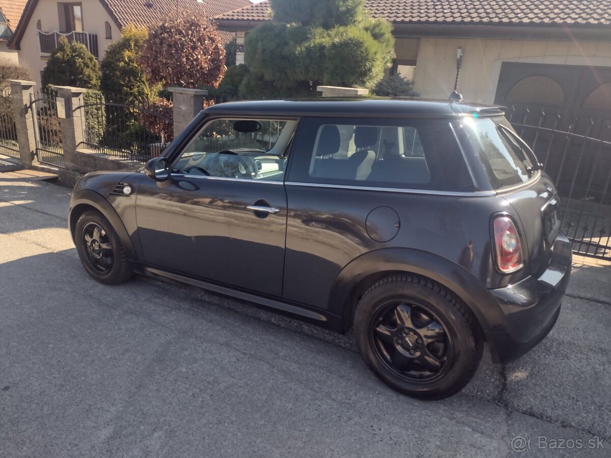 MINI COOPER 1.4 BENZIN 70 KW ROK VYROBY 2009 - 6