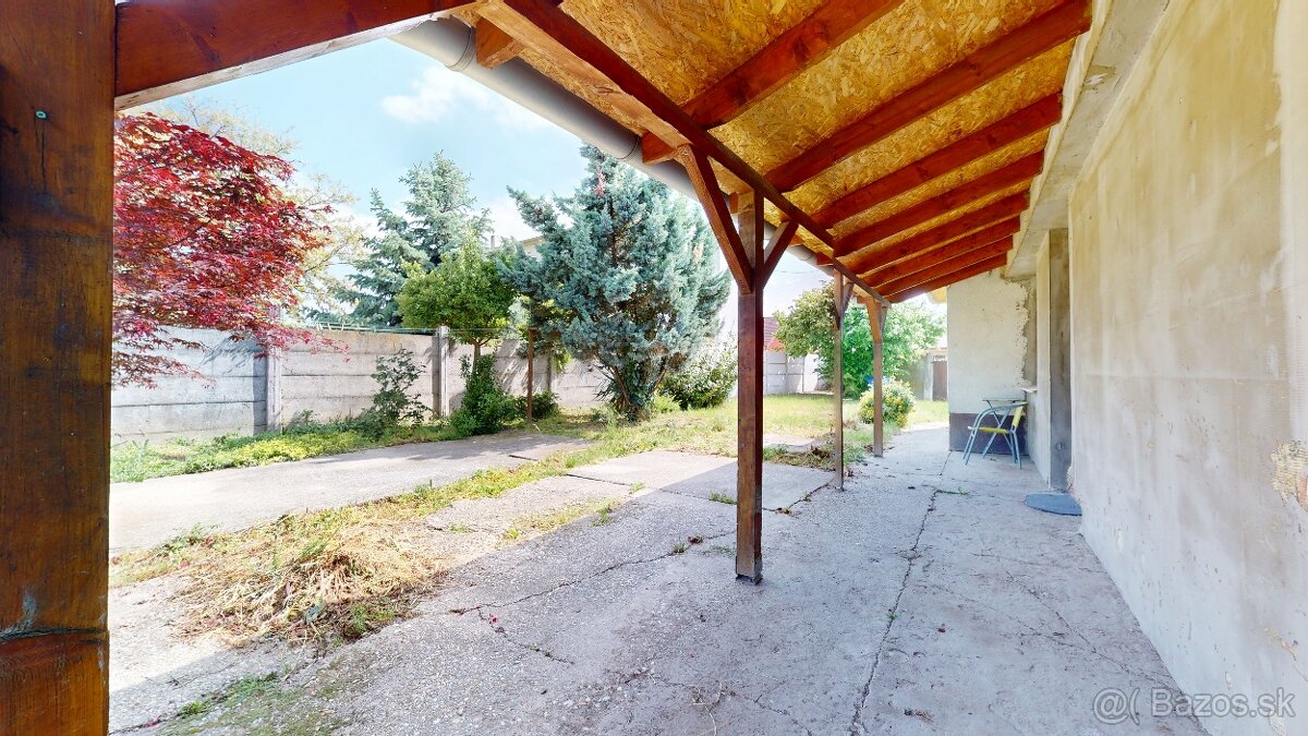 LIMITOVANÁ CENA - Starší rodinný dom so slnečným pozemkom - 6