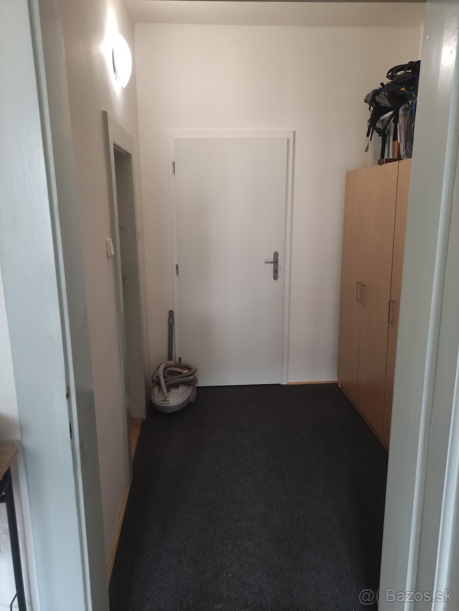 Liptovský Hrádok 2 izbový byt v centre - 6