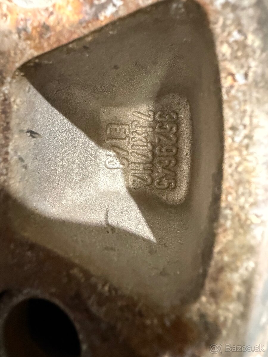 Elektróny Volvo R17 - 6