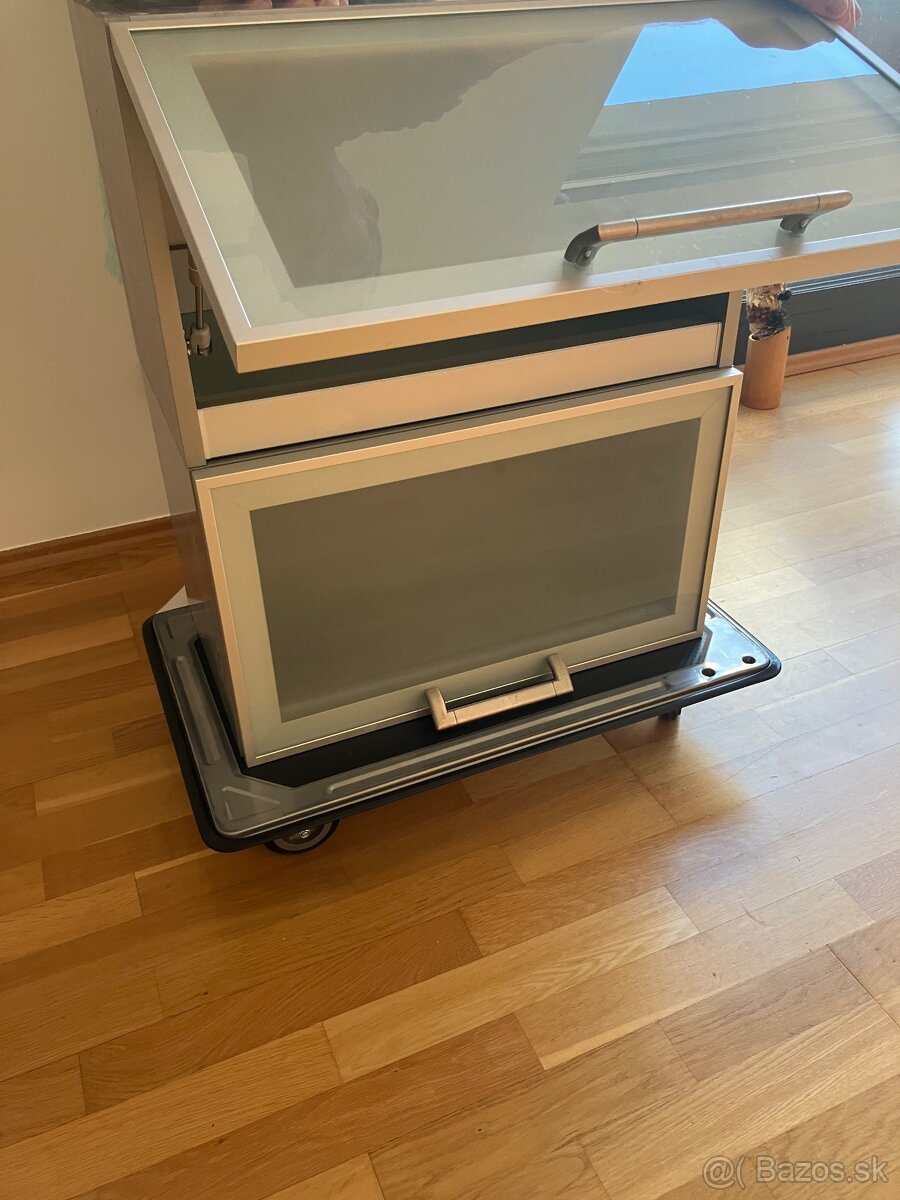 Dve kuchynske vyklopne skrinky Hanak - 6