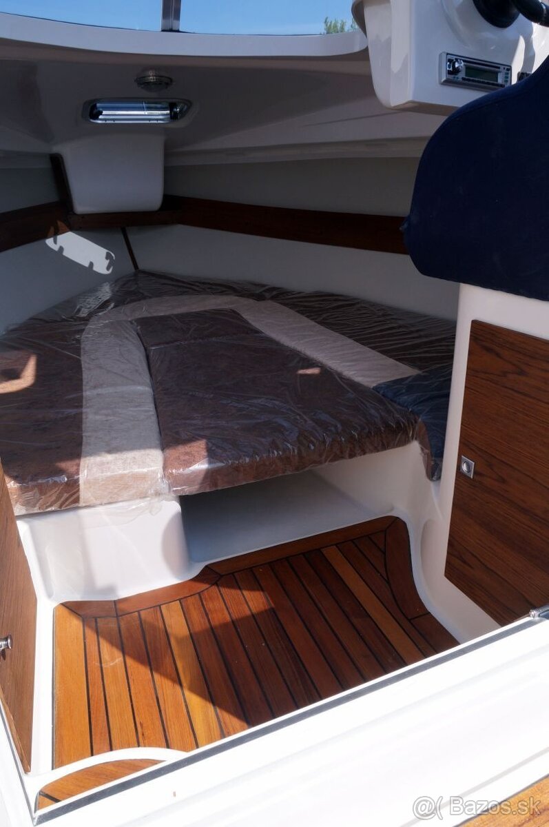 Motorová kajutová loď PH 580 - 6