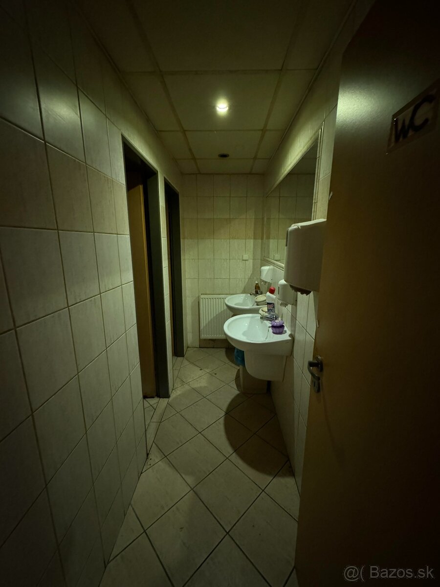 Prenájom - Obchodný priestor 129m2 - Poprad centrum - 6