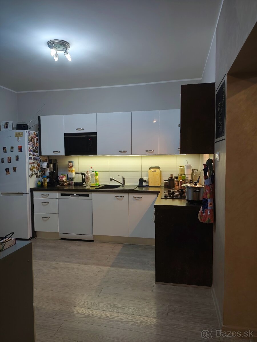 Predám 5 izbový Rodinný dom 205 m2, obec Bučany - 6