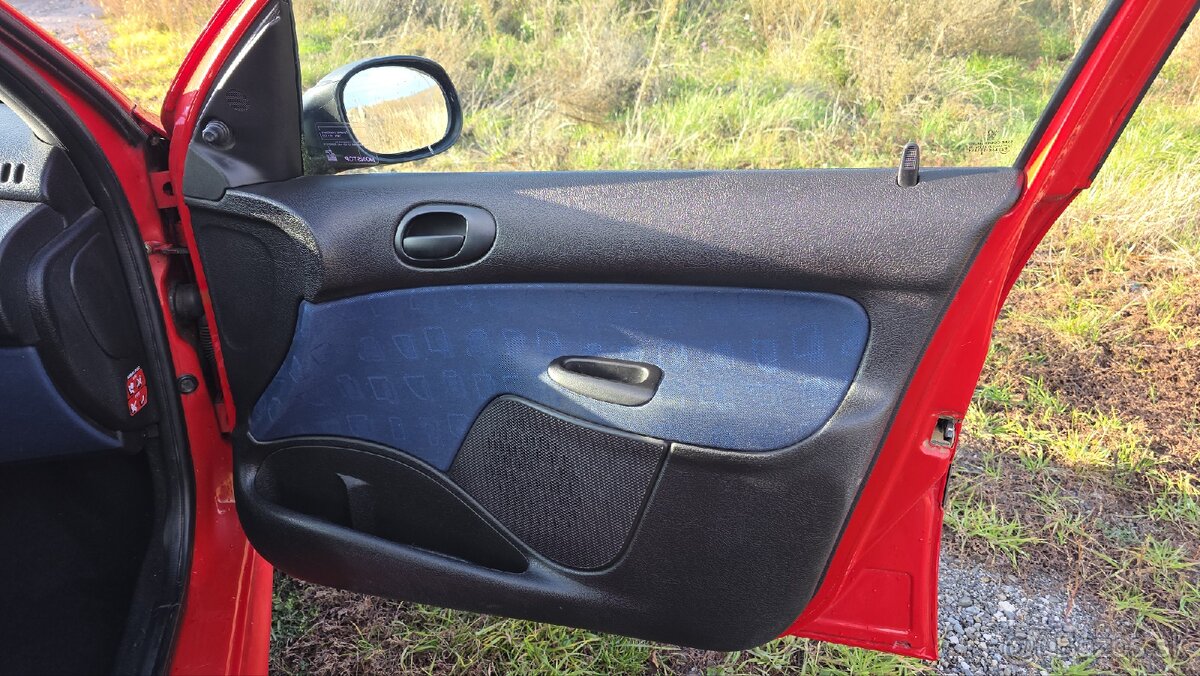 Predám Peugeot 206 1,1 benzín 44 kw - 6