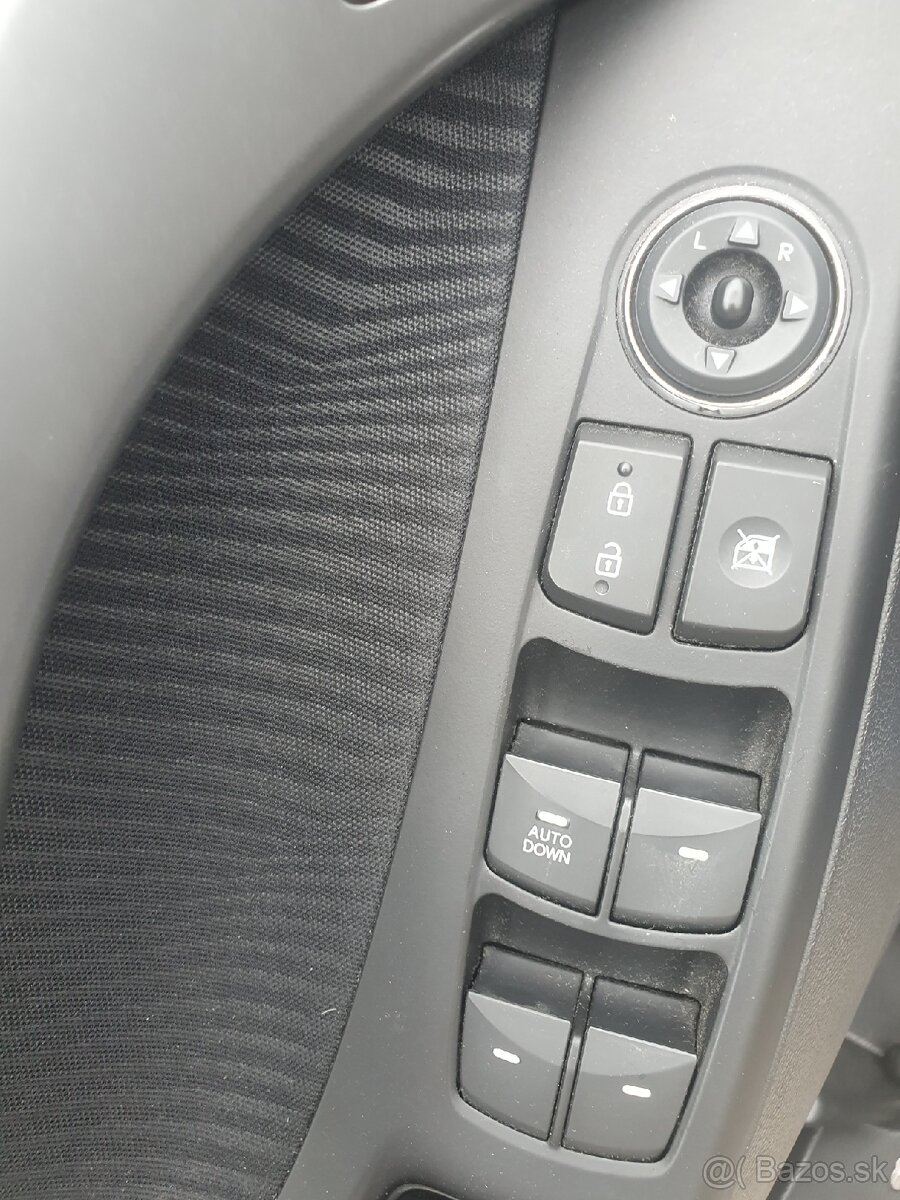 Hyundai Elantra 1,6i - 6