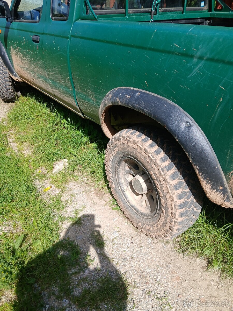 Nissan 2.5 D - 6