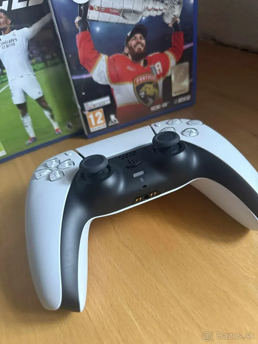 PlayStation 5 Slim + 2 ovládače + 5 hry - 6