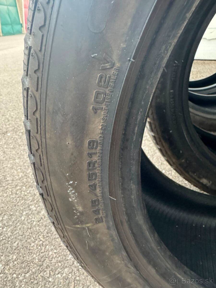 Zimne pneu Goodyear 245/45 R19 - 6