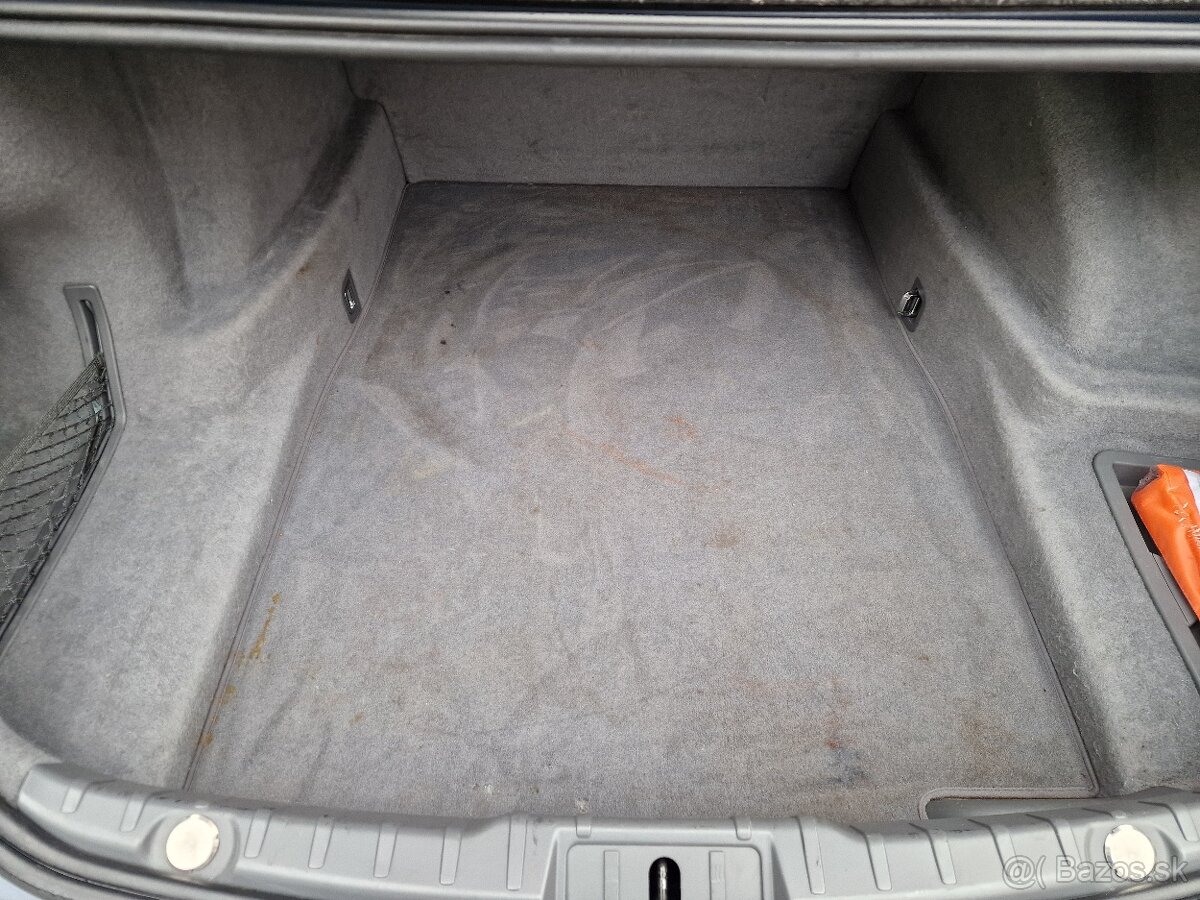 BMW 740i 320k A/T8 (benzín) - 6