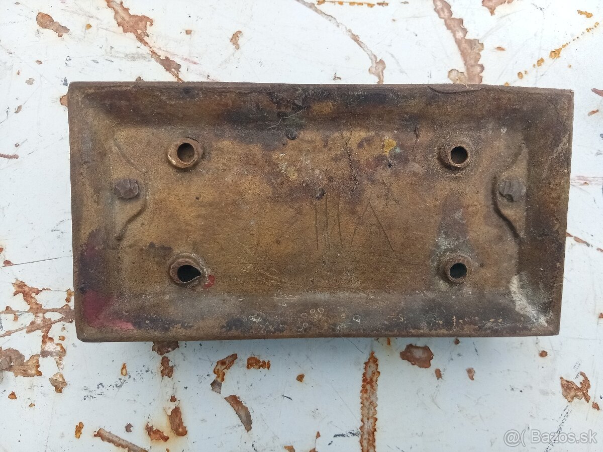 Mosadzný popolník - 6